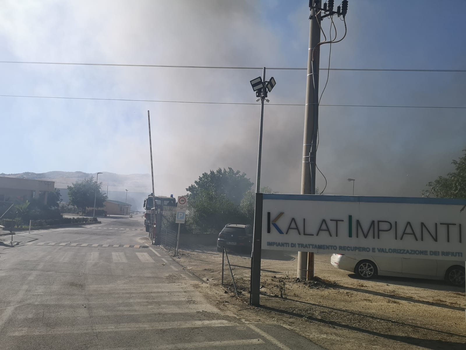 Incendio “Kalat Impianti”, la preoccupazione della Cgil: La Regione intervenga per consentire subito la ripresa dell’attività e il sostegno al reddito ai lavoratori